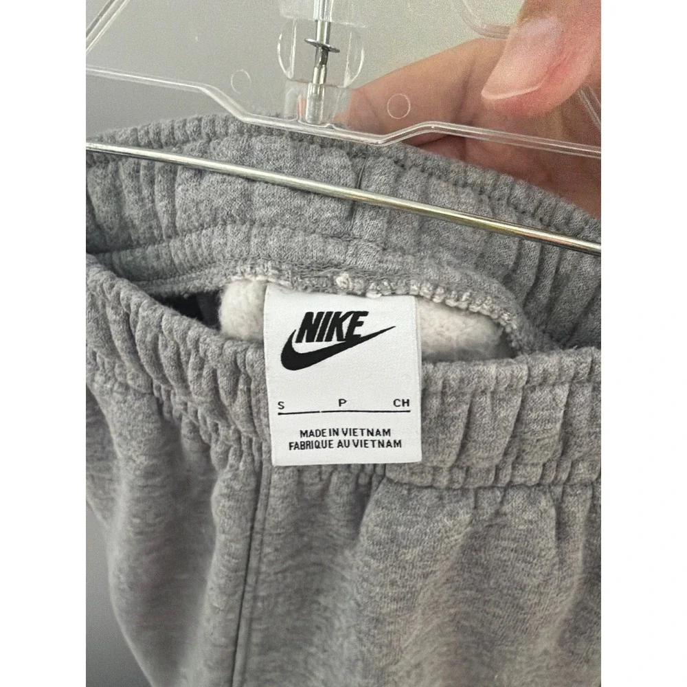 Nike Sportswear Club Fleece Joggers Women Small Grey Excellent Sweatpants